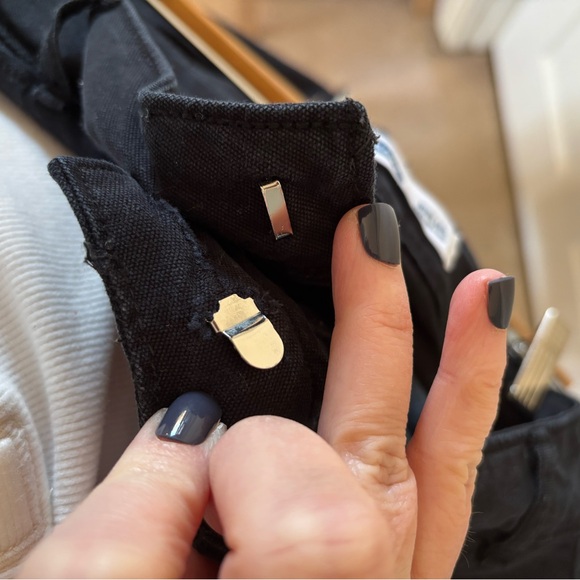 Old Navy Wide Crop Twill Black Pants - Picture 5 of 5